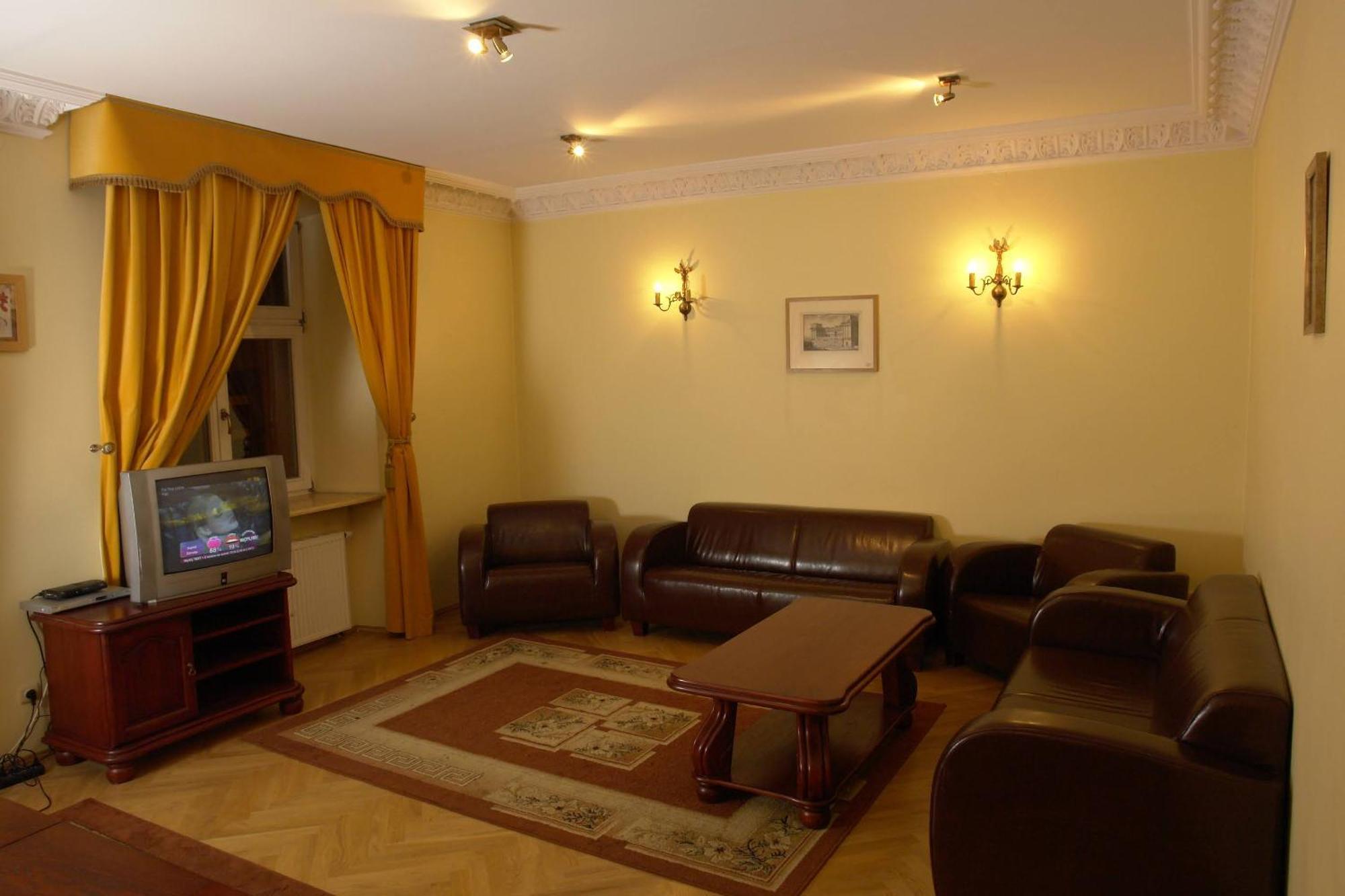 P&J Apartamenty Sw. Krzyza Krakau Exterior foto