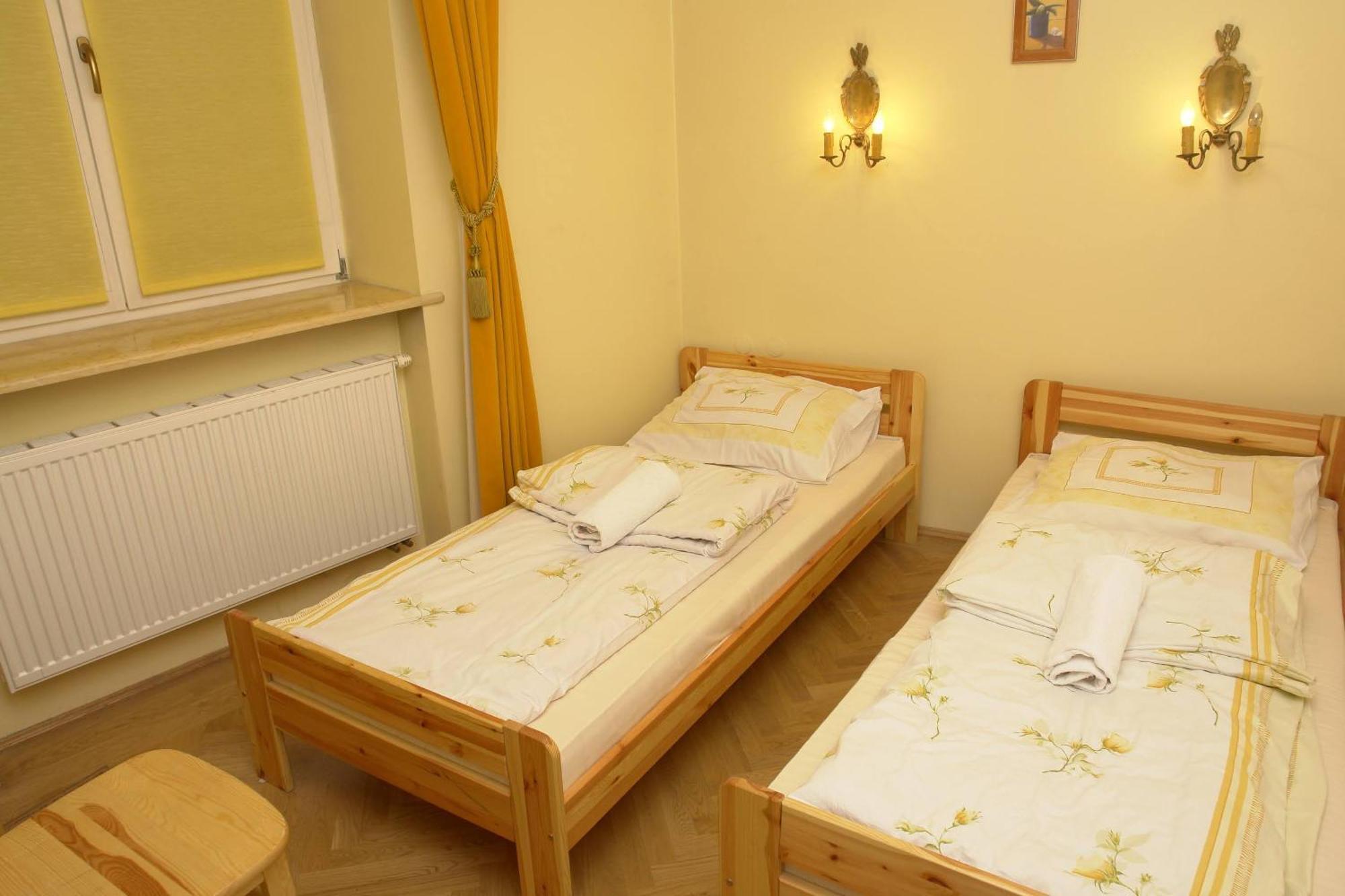 P&J Apartamenty Sw. Krzyza Krakau Exterior foto