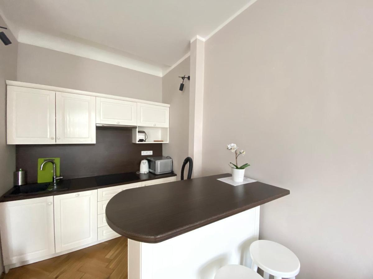 P&J Apartamenty Sw. Krzyza Krakau Exterior foto