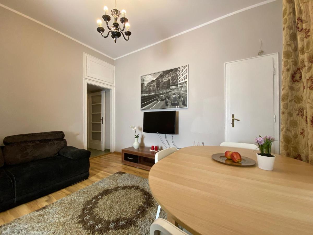 P&J Apartamenty Sw. Krzyza Krakau Exterior foto